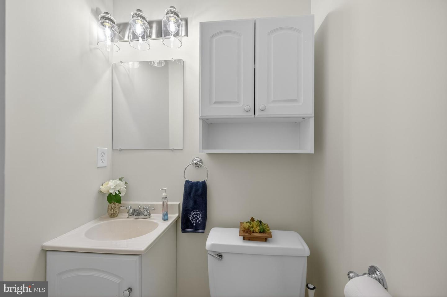 6077 HOLLOW HILL LN, SPRINGFIELD, Virginia 22152, 3 Bedrooms Bedrooms, ,2 BathroomsBathrooms,Residential,For sale,6077 HOLLOW HILL LN,VAFX2288658 MLS # VAFX2288658 6077 HOLLOW HILL LN, SPRINGFIELD, Virginia 22152, 3 Bedrooms Bedrooms, ,2 BathroomsBathrooms,Residential,For sale,6077 HOLLOW HILL LN,VAFX2288658 MLS # VAFX2288658