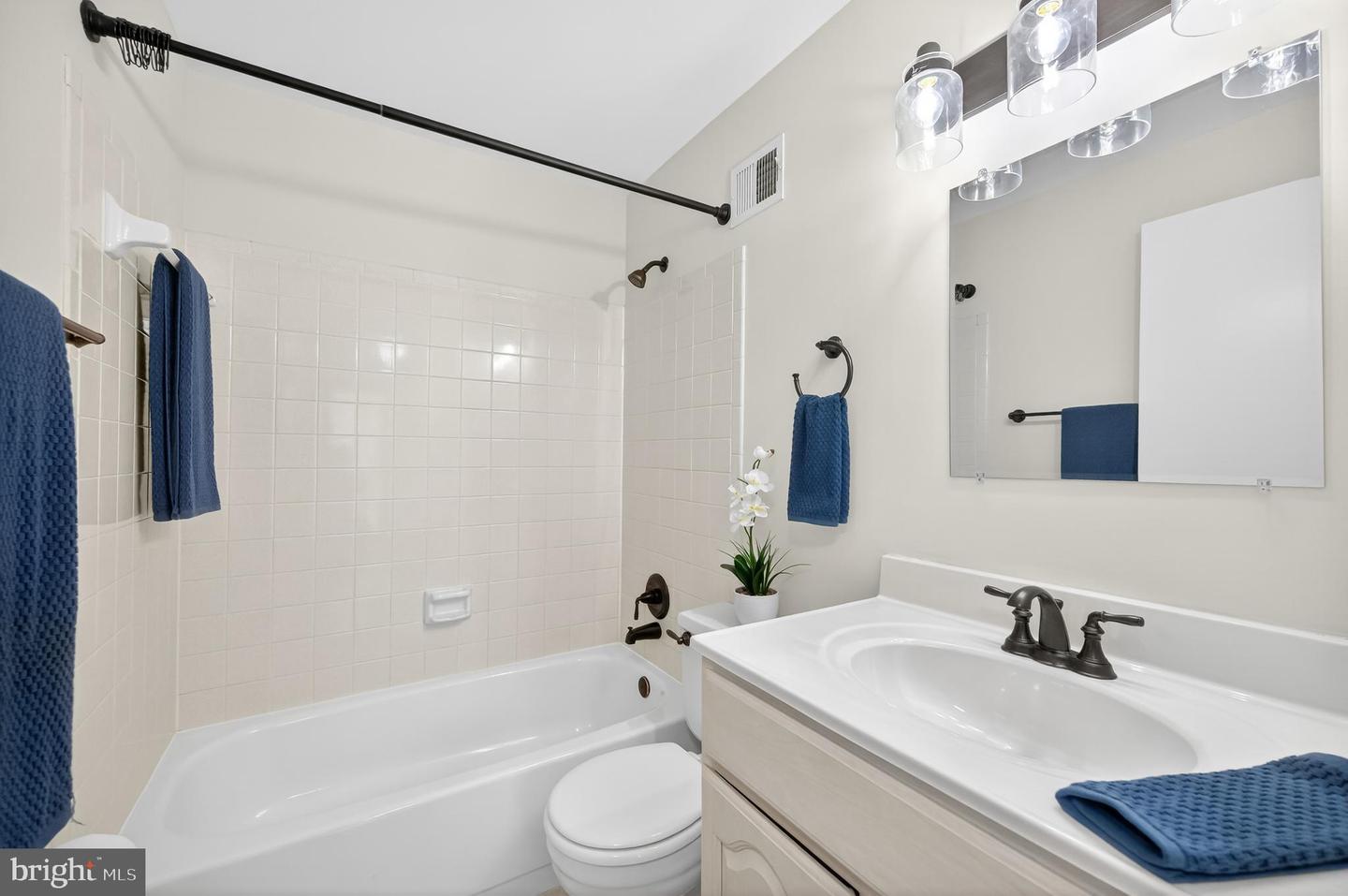 6077 HOLLOW HILL LN, SPRINGFIELD, Virginia 22152, 3 Bedrooms Bedrooms, ,2 BathroomsBathrooms,Residential,For sale,6077 HOLLOW HILL LN,VAFX2288658 MLS # VAFX2288658 6077 HOLLOW HILL LN, SPRINGFIELD, Virginia 22152, 3 Bedrooms Bedrooms, ,2 BathroomsBathrooms,Residential,For sale,6077 HOLLOW HILL LN,VAFX2288658 MLS # VAFX2288658