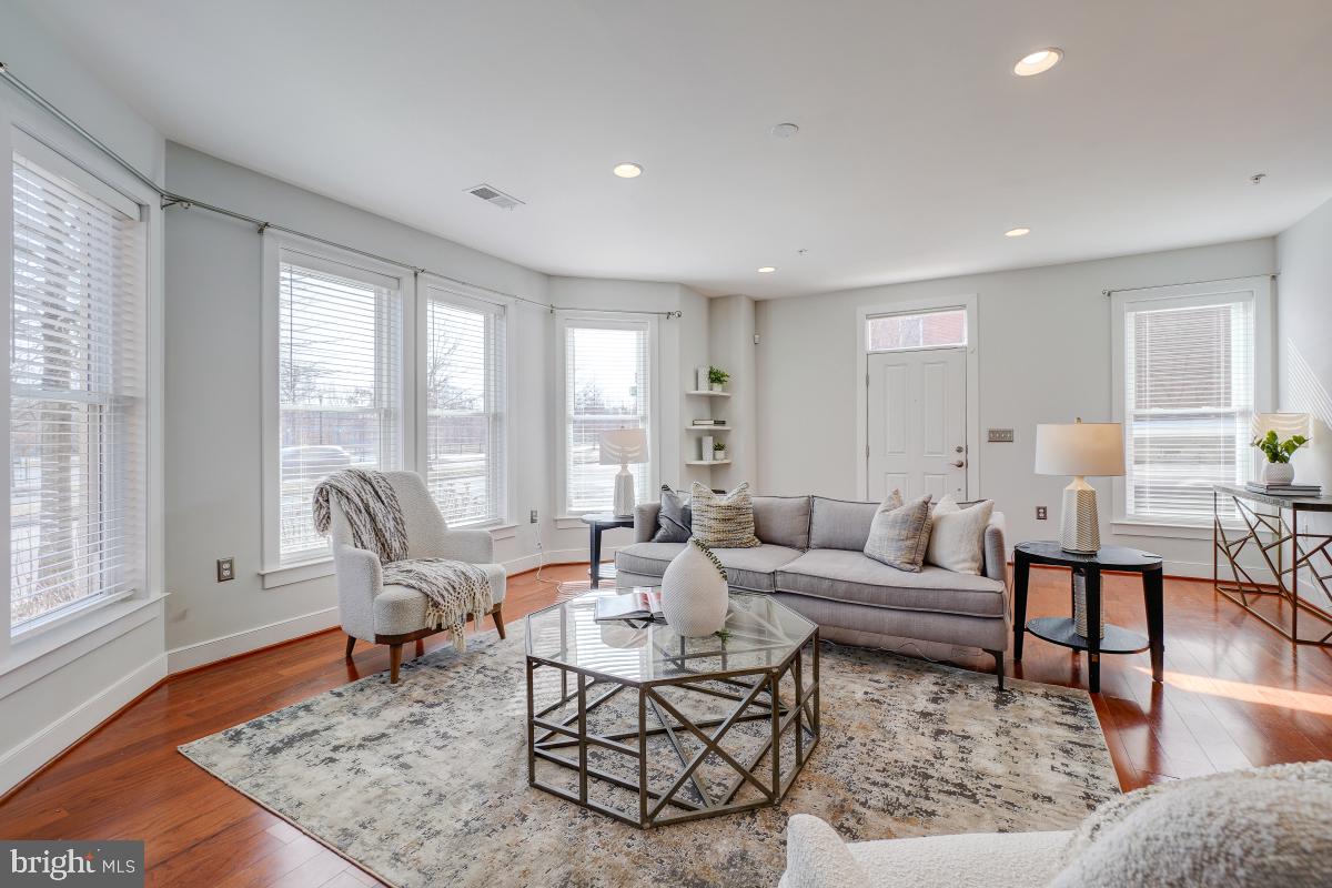 738 MCKENZIE AVE, ALEXANDRIA, Virginia 22301, 3 Bedrooms Bedrooms, ,2 BathroomsBathrooms,Residential,For sale,738 MCKENZIE AVE,VAAX2053846 MLS # VAAX2053846 738 MCKENZIE AVE, ALEXANDRIA, Virginia 22301, 3 Bedrooms Bedrooms, ,2 BathroomsBathrooms,Residential,For sale,738 MCKENZIE AVE,VAAX2053846 MLS # VAAX2053846