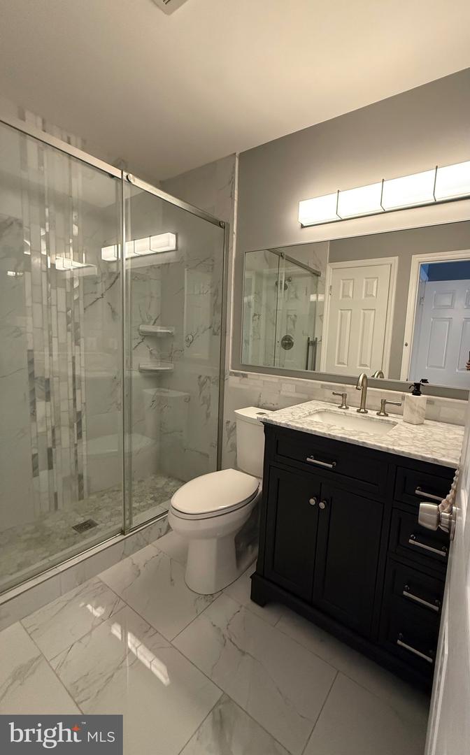 6012 CHESTNUT HOLLOW CT, CENTREVILLE, Virginia 20121, 2 Bedrooms Bedrooms, ,1 BathroomBathrooms,Residential,For sale,6012 CHESTNUT HOLLOW CT,VAFX2289402 MLS # VAFX2289402