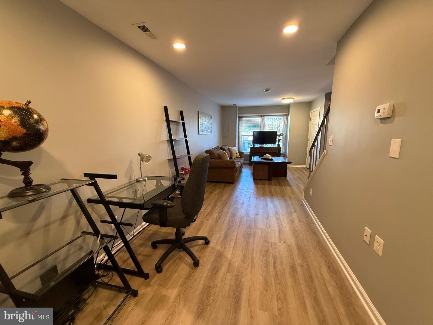 6012 CHESTNUT HOLLOW CT, CENTREVILLE, Virginia 20121, 2 Bedrooms Bedrooms, ,1 BathroomBathrooms,Residential,For sale,6012 CHESTNUT HOLLOW CT,VAFX2289402 MLS # VAFX2289402