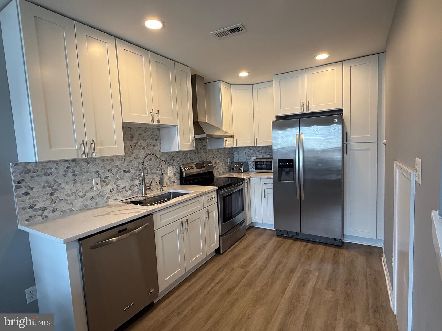 6012 CHESTNUT HOLLOW CT, CENTREVILLE, Virginia 20121, 2 Bedrooms Bedrooms, ,1 BathroomBathrooms,Residential,For sale,6012 CHESTNUT HOLLOW CT,VAFX2289402 MLS # VAFX2289402