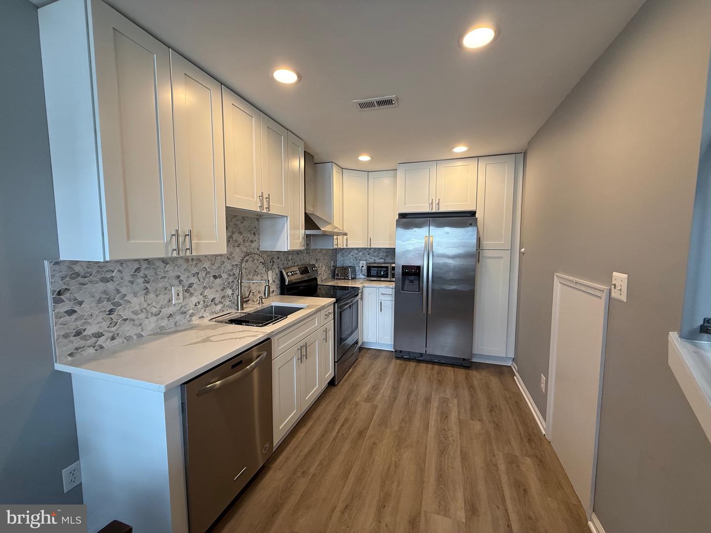 6012 CHESTNUT HOLLOW CT, CENTREVILLE, Virginia 20121, 2 Bedrooms Bedrooms, ,1 BathroomBathrooms,Residential,For sale,6012 CHESTNUT HOLLOW CT,VAFX2289402 MLS # VAFX2289402