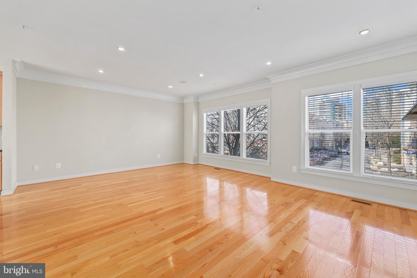 12133 TRIBUNE ST, FAIRFAX, Virginia 22033, 3 Bedrooms Bedrooms, ,3 BathroomsBathrooms,Residential,For sale,12133 TRIBUNE ST,VAFX2289478 MLS # VAFX2289478