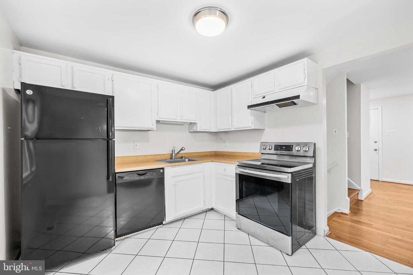 3051 SILENT VALLEY DR, FAIRFAX, Virginia 22031, 3 Bedrooms Bedrooms, ,2 BathroomsBathrooms,Residential,For sale,3051 SILENT VALLEY DR,VAFX2289840 MLS # VAFX2289840