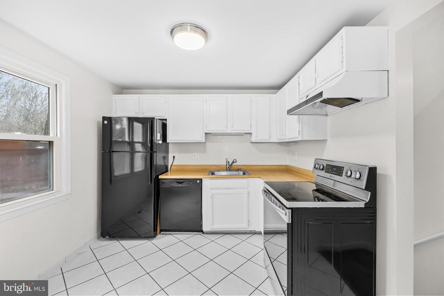 3051 SILENT VALLEY DR, FAIRFAX, Virginia 22031, 3 Bedrooms Bedrooms, ,2 BathroomsBathrooms,Residential,For sale,3051 SILENT VALLEY DR,VAFX2289840 MLS # VAFX2289840