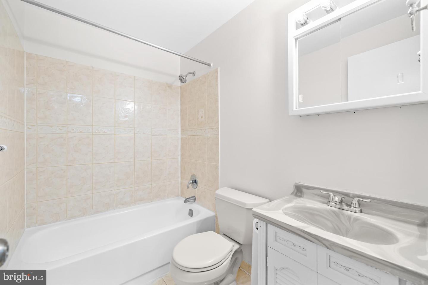 3051 SILENT VALLEY DR, FAIRFAX, Virginia 22031, 3 Bedrooms Bedrooms, ,2 BathroomsBathrooms,Residential,For sale,3051 SILENT VALLEY DR,VAFX2289840 MLS # VAFX2289840