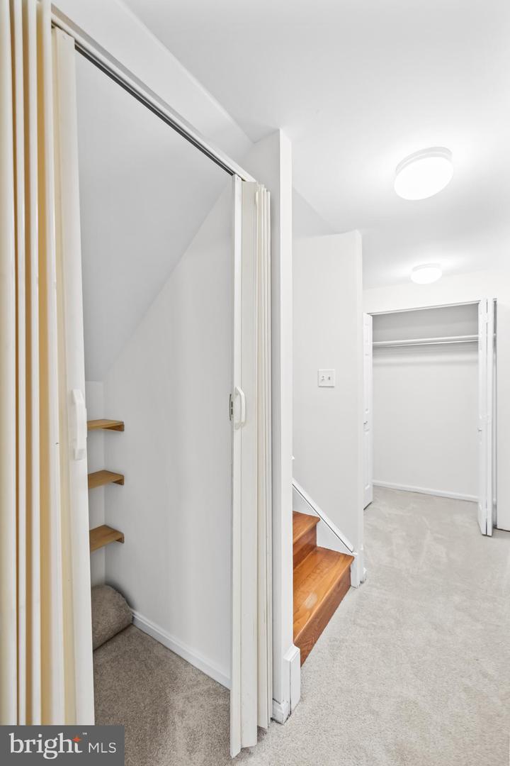 3051 SILENT VALLEY DR, FAIRFAX, Virginia 22031, 3 Bedrooms Bedrooms, ,2 BathroomsBathrooms,Residential,For sale,3051 SILENT VALLEY DR,VAFX2289840 MLS # VAFX2289840