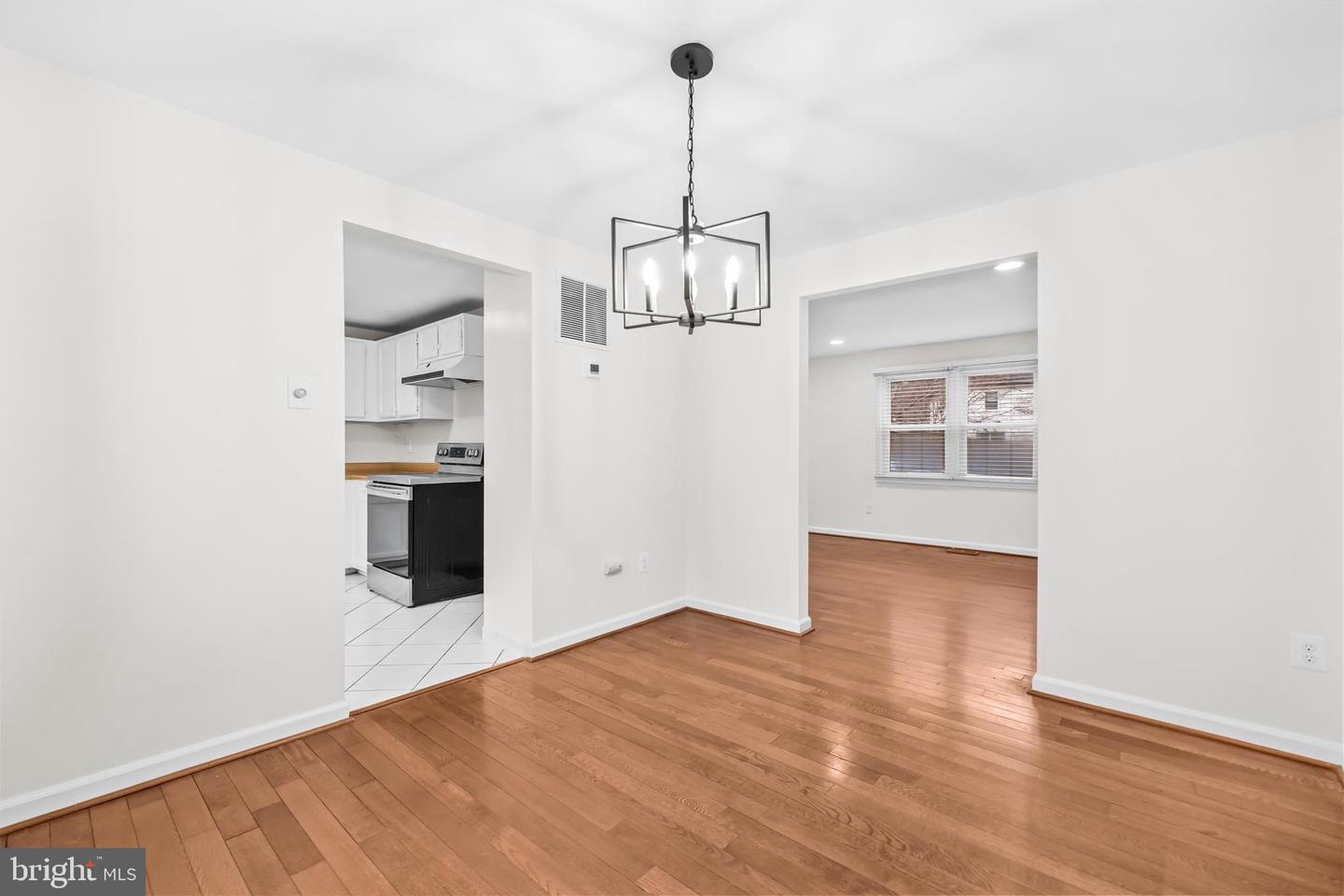 3051 SILENT VALLEY DR, FAIRFAX, Virginia 22031, 3 Bedrooms Bedrooms, ,2 BathroomsBathrooms,Residential,For sale,3051 SILENT VALLEY DR,VAFX2289840 MLS # VAFX2289840