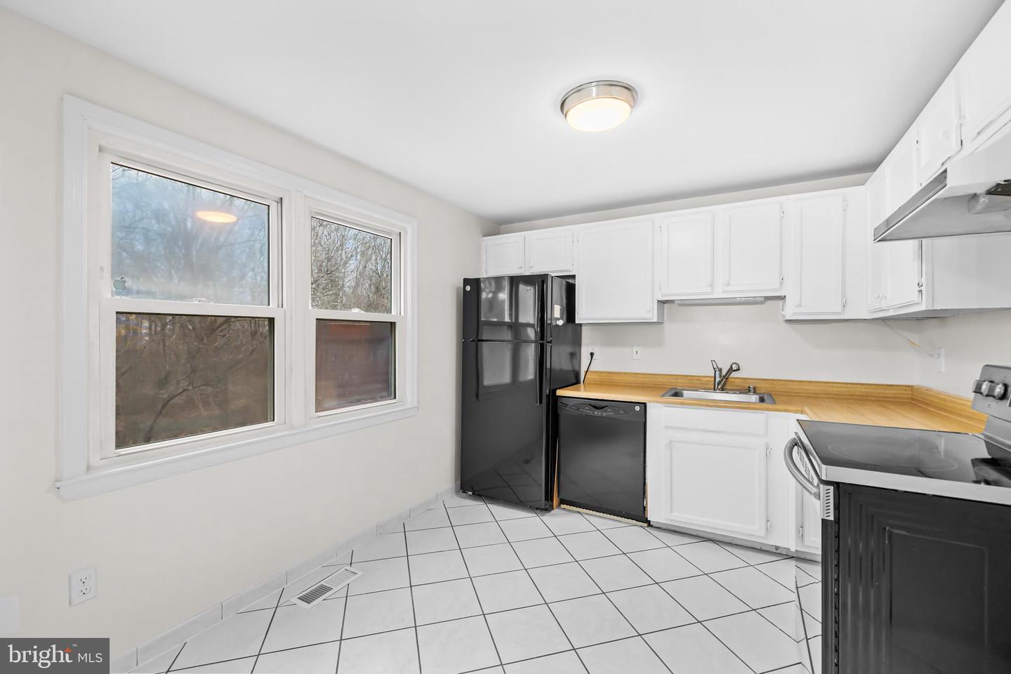 3051 SILENT VALLEY DR, FAIRFAX, Virginia 22031, 3 Bedrooms Bedrooms, ,2 BathroomsBathrooms,Residential,For sale,3051 SILENT VALLEY DR,VAFX2289840 MLS # VAFX2289840