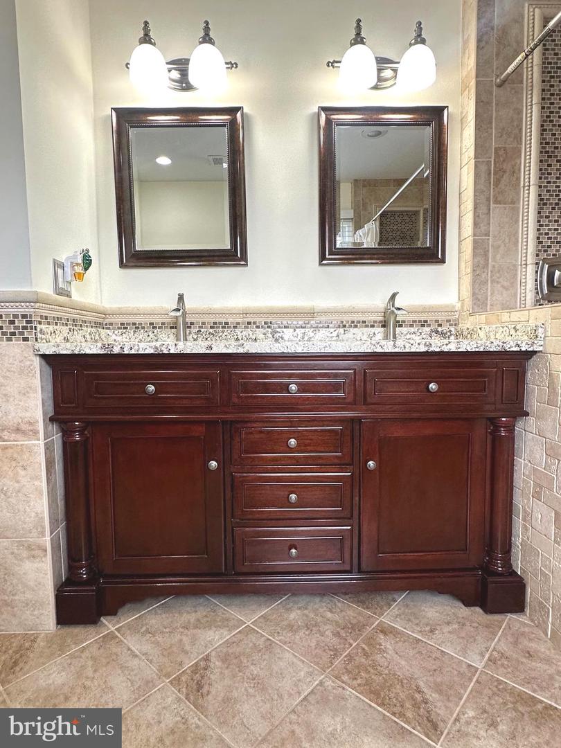 111 CONNEMARA DR, STERLING, Virginia 20164, 4 Bedrooms Bedrooms, ,3 BathroomsBathrooms,Residential,For sale,111 CONNEMARA DR,VALO2115840 MLS # VALO2115840