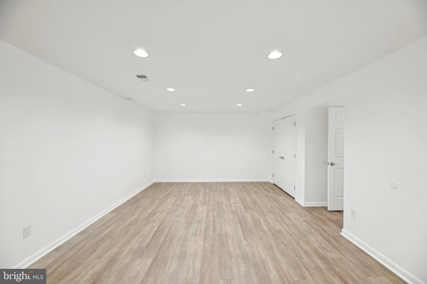 111 CONNEMARA DR, STERLING, Virginia 20164, 4 Bedrooms Bedrooms, ,3 BathroomsBathrooms,Residential,For sale,111 CONNEMARA DR,VALO2115840 MLS # VALO2115840