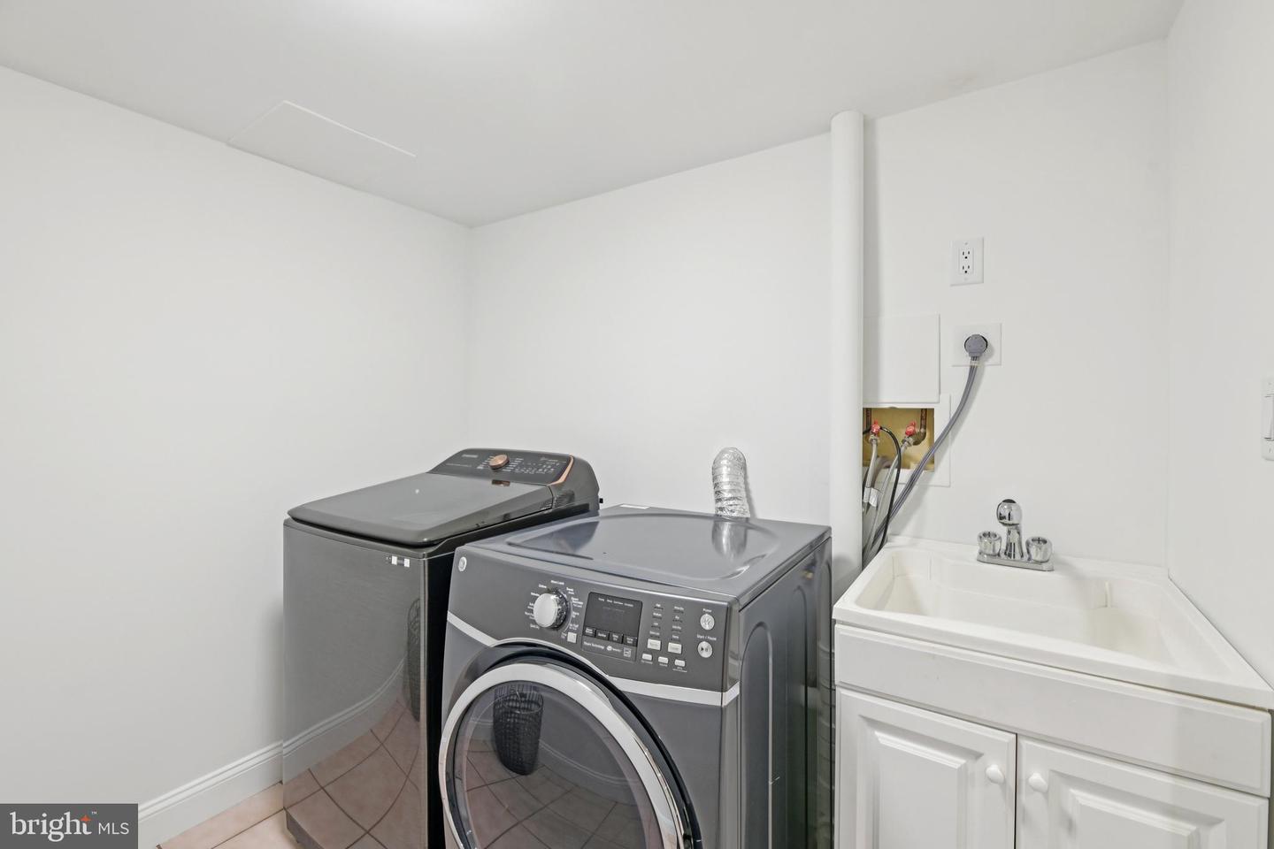 111 CONNEMARA DR, STERLING, Virginia 20164, 4 Bedrooms Bedrooms, ,3 BathroomsBathrooms,Residential,For sale,111 CONNEMARA DR,VALO2115840 MLS # VALO2115840