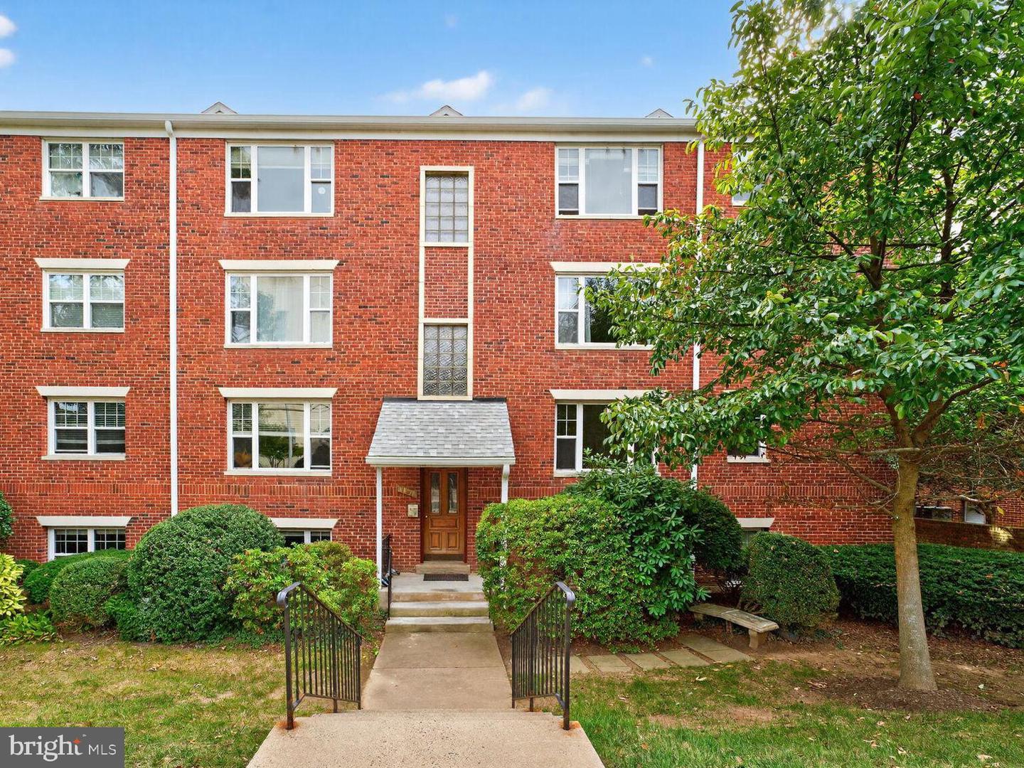 1404 12TH ST N #S-G6, ARLINGTON, Virginia 22209, 2 Bedrooms Bedrooms, ,1 BathroomBathrooms,Residential,For sale,1404 12TH ST N #S-G6,VAAR2068882 MLS # VAAR2068882