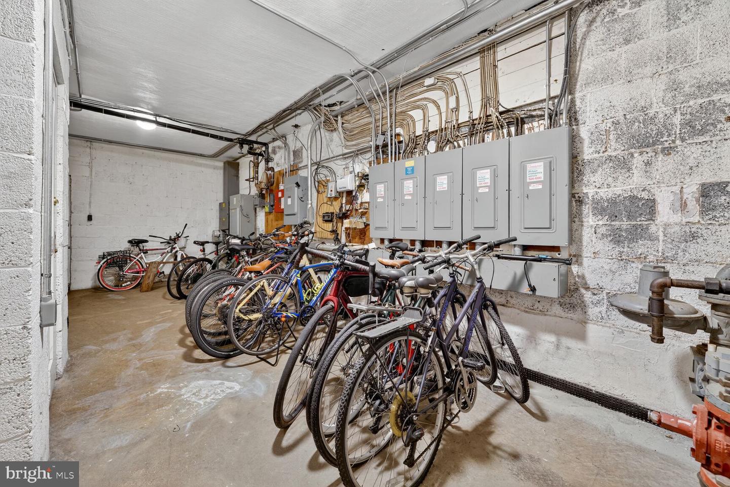 1404 12TH ST N #S-G6, ARLINGTON, Virginia 22209, 2 Bedrooms Bedrooms, ,1 BathroomBathrooms,Residential,For sale,1404 12TH ST N #S-G6,VAAR2068882 MLS # VAAR2068882