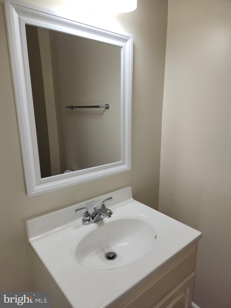 5422 LONG BOAT CT, FAIRFAX, Virginia 22032, 3 Bedrooms Bedrooms, ,2 BathroomsBathrooms,Residential,For sale,5422 LONG BOAT CT,VAFX2291048 MLS # VAFX2291048