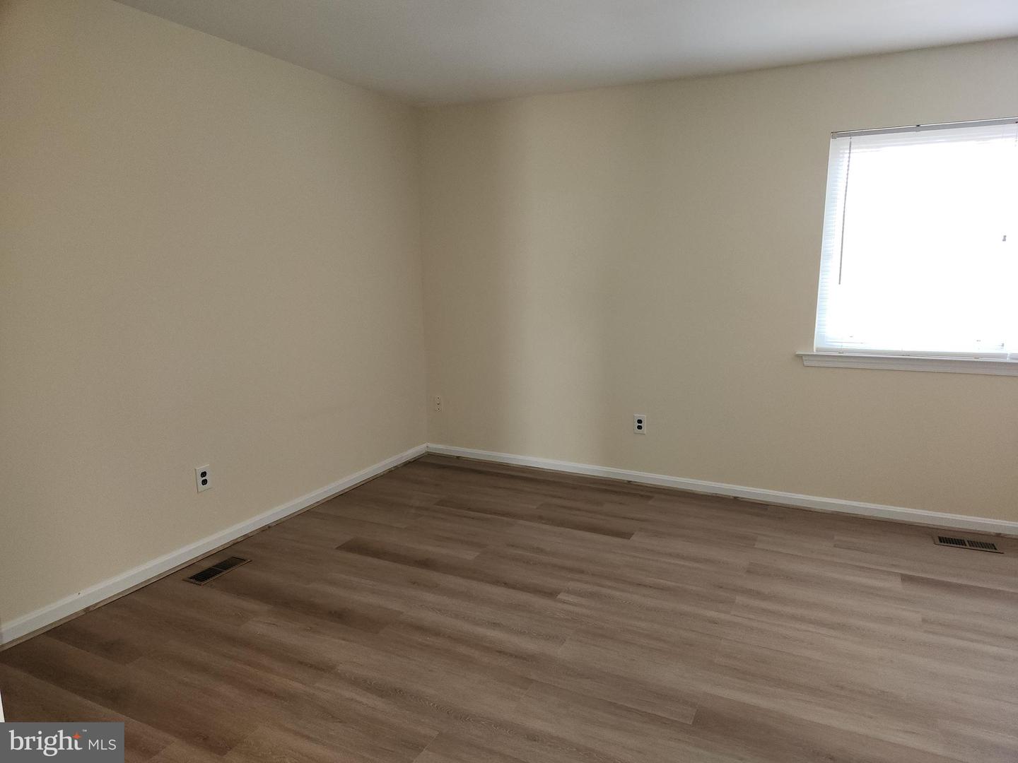 5422 LONG BOAT CT, FAIRFAX, Virginia 22032, 3 Bedrooms Bedrooms, ,2 BathroomsBathrooms,Residential,For sale,5422 LONG BOAT CT,VAFX2291048 MLS # VAFX2291048