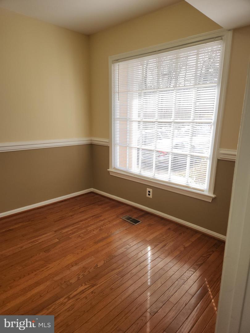 5422 LONG BOAT CT, FAIRFAX, Virginia 22032, 3 Bedrooms Bedrooms, ,2 BathroomsBathrooms,Residential,For sale,5422 LONG BOAT CT,VAFX2291048 MLS # VAFX2291048