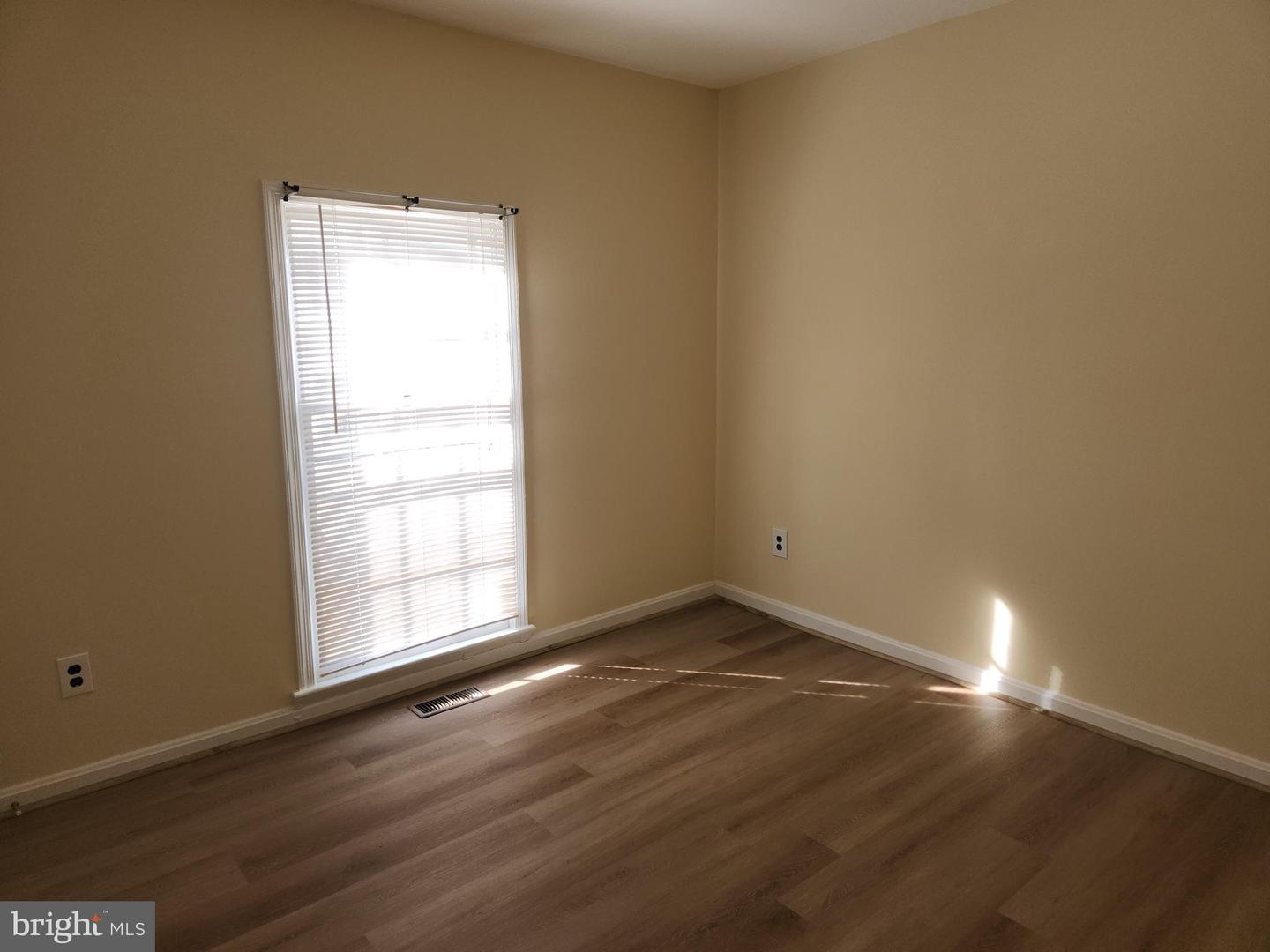 5422 LONG BOAT CT, FAIRFAX, Virginia 22032, 3 Bedrooms Bedrooms, ,2 BathroomsBathrooms,Residential,For sale,5422 LONG BOAT CT,VAFX2291048 MLS # VAFX2291048