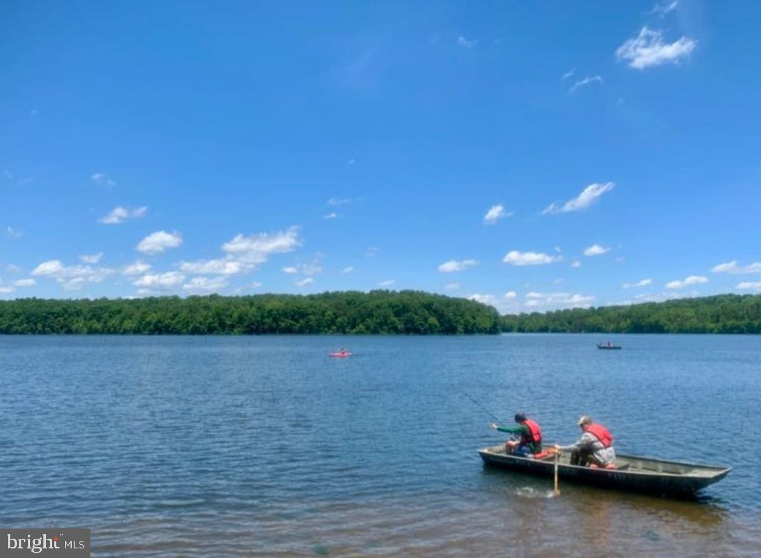 5422 LONG BOAT CT, FAIRFAX, Virginia 22032, 3 Bedrooms Bedrooms, ,2 BathroomsBathrooms,Residential,For sale,5422 LONG BOAT CT,VAFX2291048 MLS # VAFX2291048