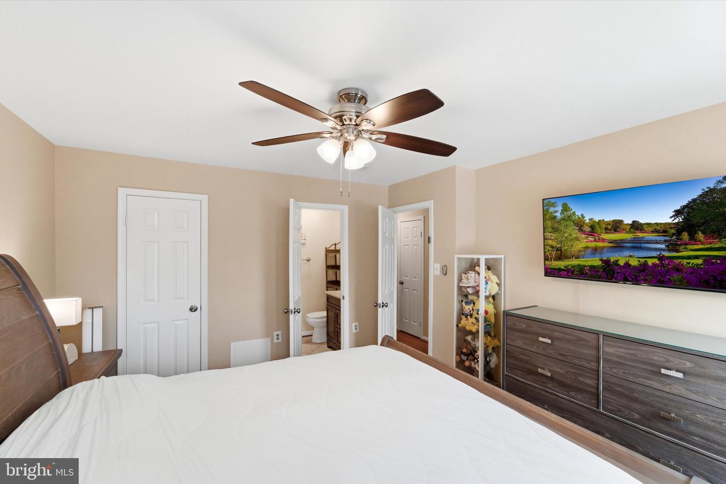 13961 WATER POND CT, CENTREVILLE, Virginia 20121, 3 Bedrooms Bedrooms, 13 Rooms Rooms,2 BathroomsBathrooms,Residential,For sale,13961 WATER POND CT,VAFX2291218 MLS # VAFX2291218