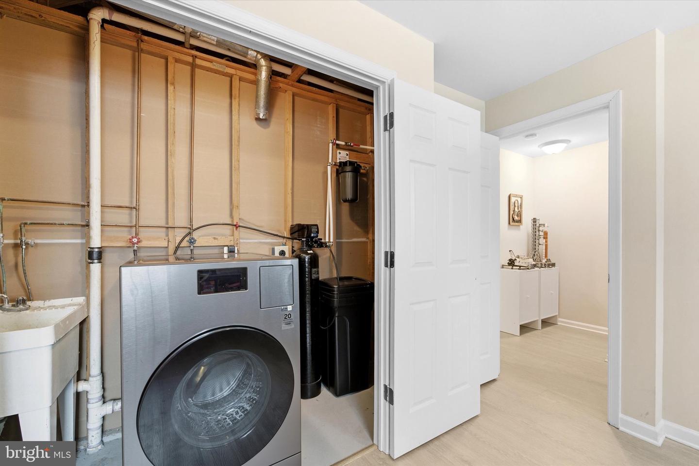 13961 WATER POND CT, CENTREVILLE, Virginia 20121, 3 Bedrooms Bedrooms, 13 Rooms Rooms,2 BathroomsBathrooms,Residential,For sale,13961 WATER POND CT,VAFX2291218 MLS # VAFX2291218