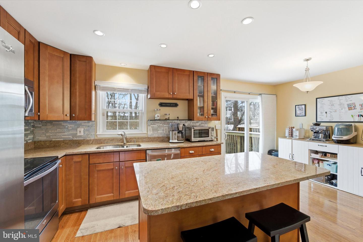 13961 WATER POND CT, CENTREVILLE, Virginia 20121, 3 Bedrooms Bedrooms, 13 Rooms Rooms,2 BathroomsBathrooms,Residential,For sale,13961 WATER POND CT,VAFX2291218 MLS # VAFX2291218