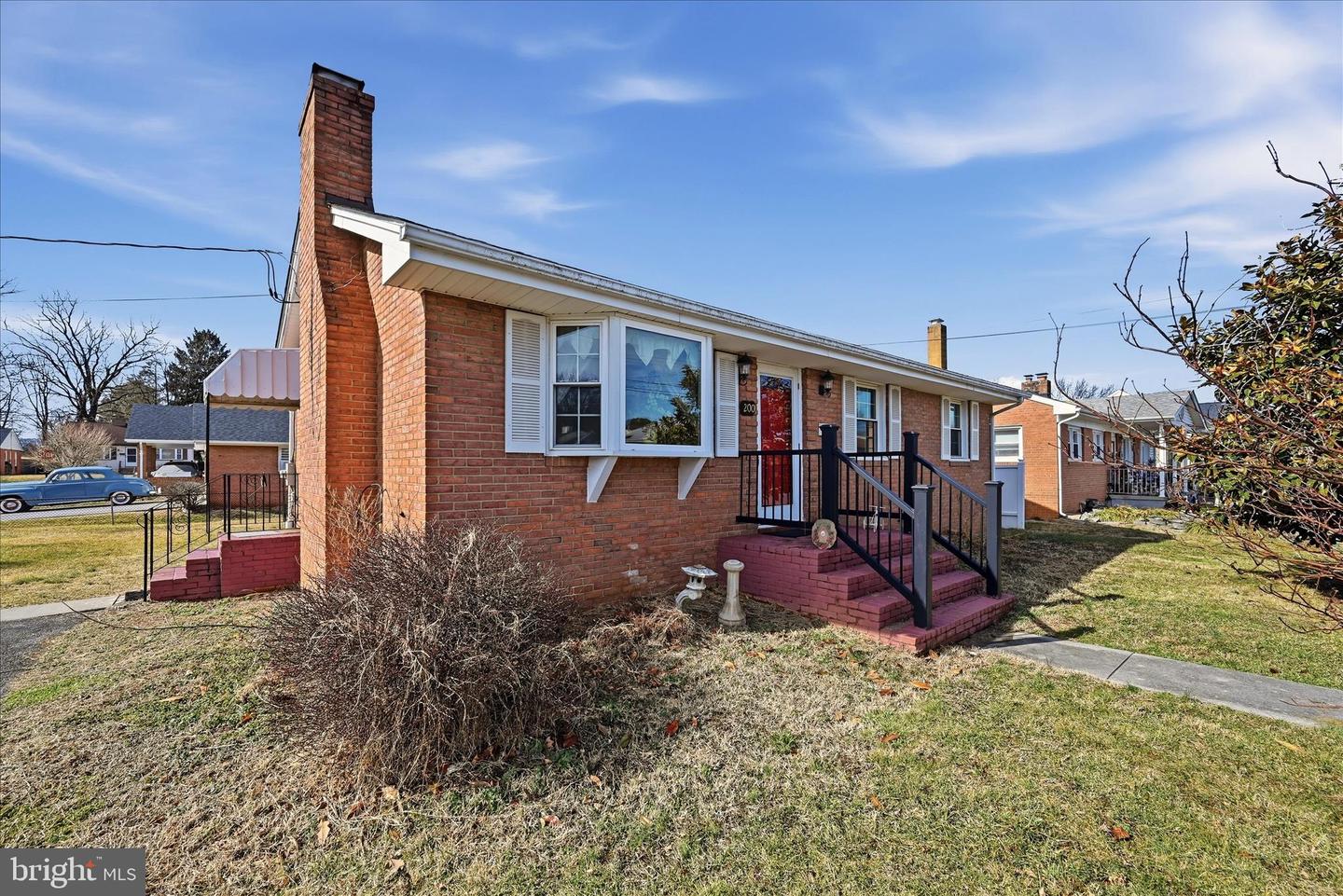 200 WASHINGTON AVE, FRONT ROYAL, Virginia 22630, 2 Bedrooms Bedrooms, 5 Rooms Rooms,1 BathroomBathrooms,Residential,For sale,200 WASHINGTON AVE,VAWR2013424 MLS # VAWR2013424