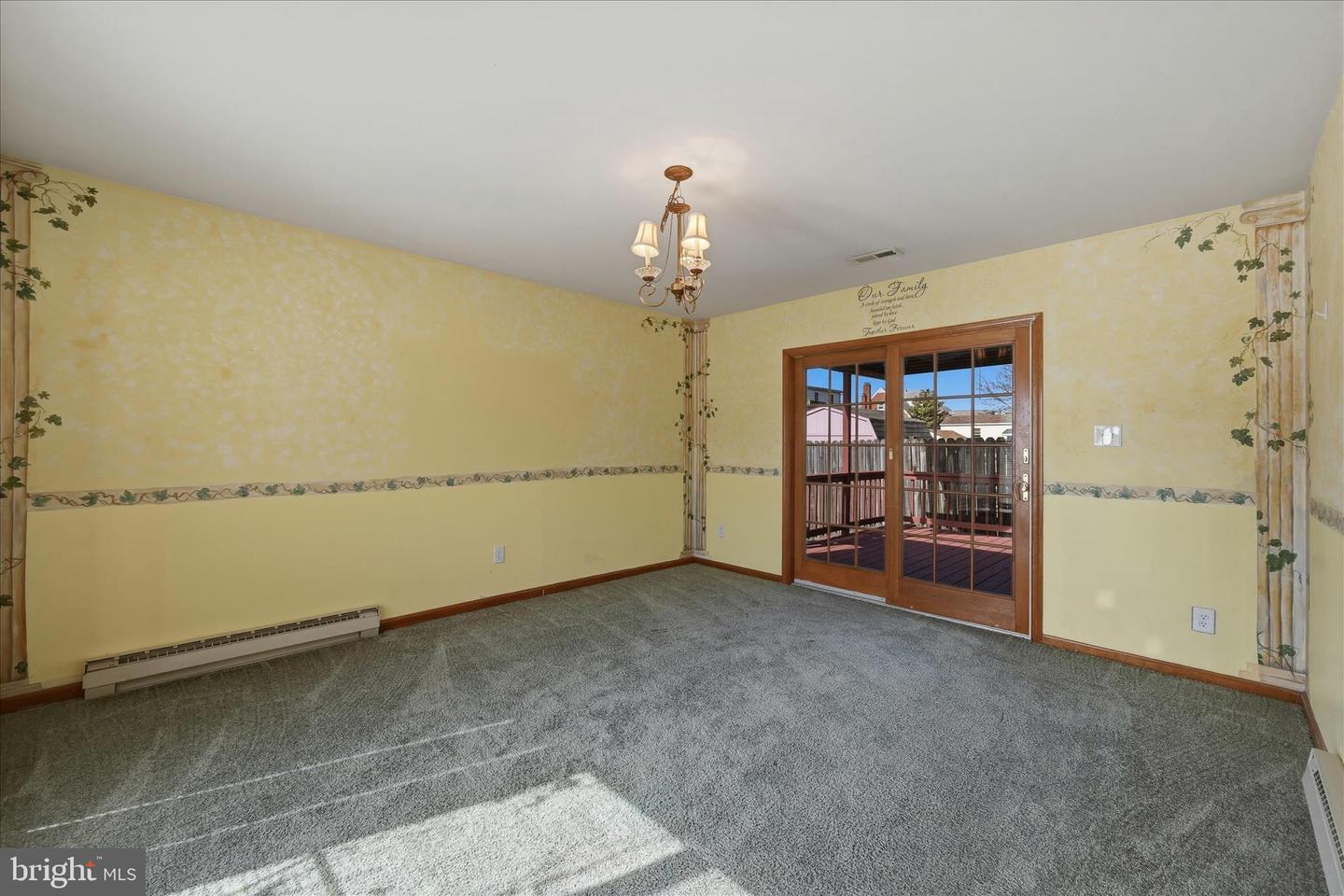 200 WASHINGTON AVE, FRONT ROYAL, Virginia 22630, 2 Bedrooms Bedrooms, 5 Rooms Rooms,1 BathroomBathrooms,Residential,For sale,200 WASHINGTON AVE,VAWR2013424 MLS # VAWR2013424