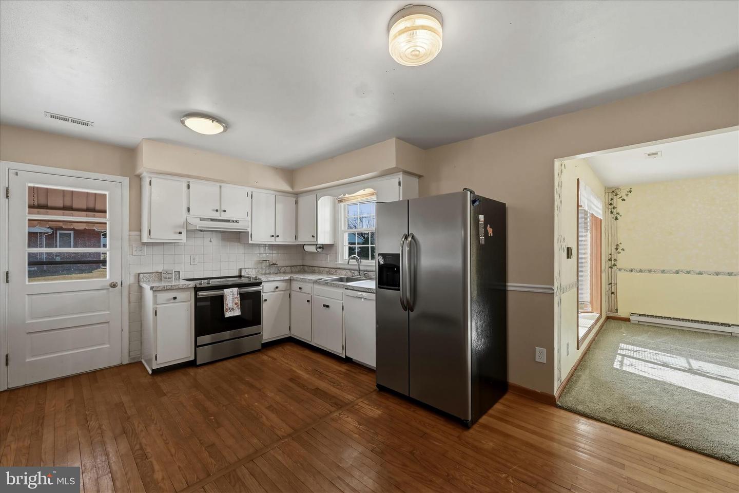 200 WASHINGTON AVE, FRONT ROYAL, Virginia 22630, 2 Bedrooms Bedrooms, 5 Rooms Rooms,1 BathroomBathrooms,Residential,For sale,200 WASHINGTON AVE,VAWR2013424 MLS # VAWR2013424