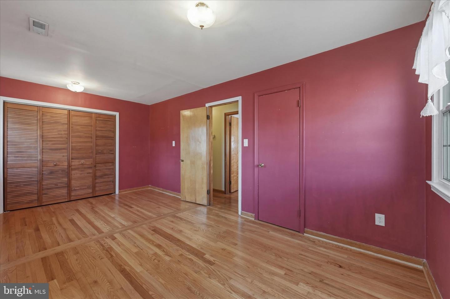 200 WASHINGTON AVE, FRONT ROYAL, Virginia 22630, 2 Bedrooms Bedrooms, 5 Rooms Rooms,1 BathroomBathrooms,Residential,For sale,200 WASHINGTON AVE,VAWR2013424 MLS # VAWR2013424