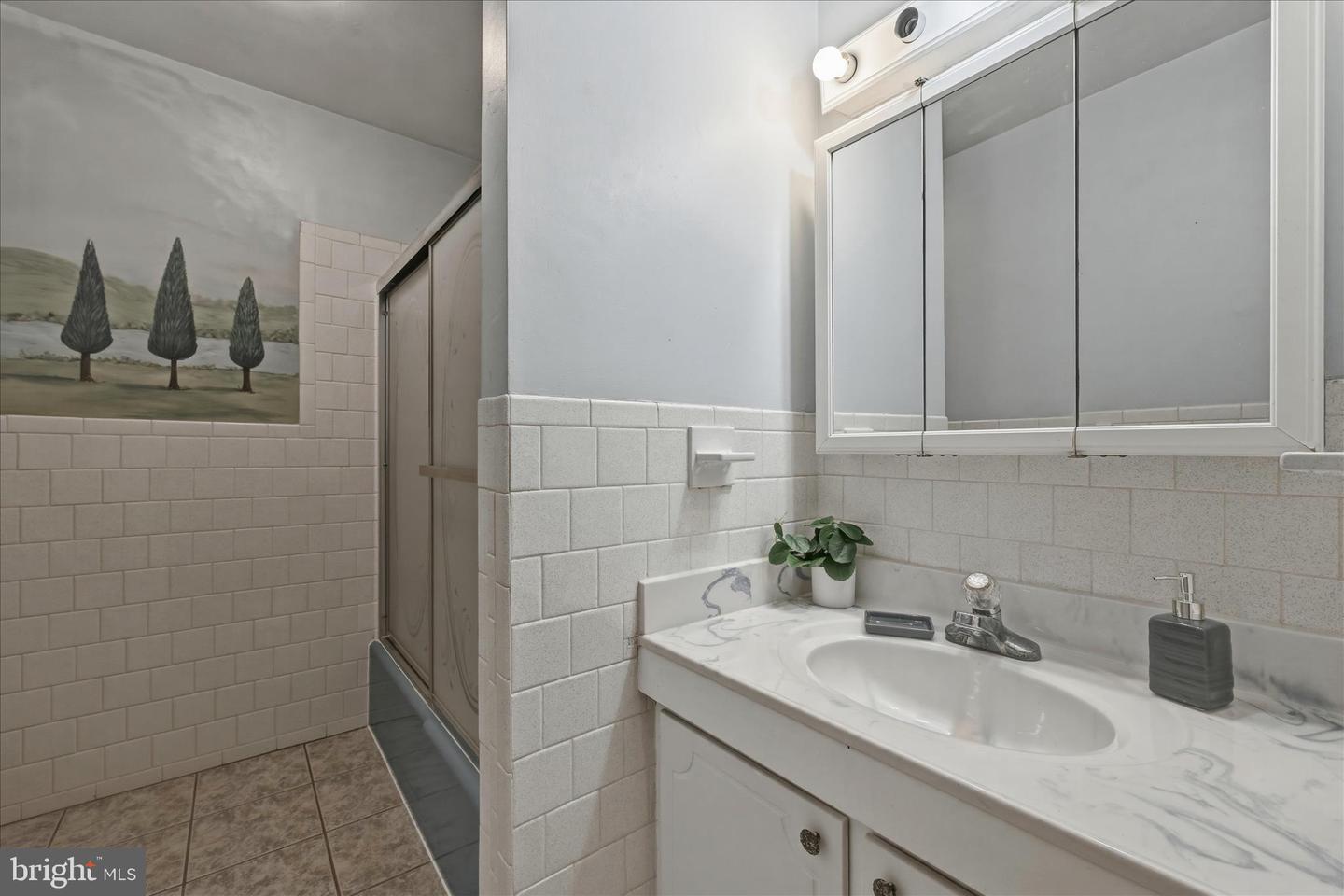 200 WASHINGTON AVE, FRONT ROYAL, Virginia 22630, 2 Bedrooms Bedrooms, 5 Rooms Rooms,1 BathroomBathrooms,Residential,For sale,200 WASHINGTON AVE,VAWR2013424 MLS # VAWR2013424