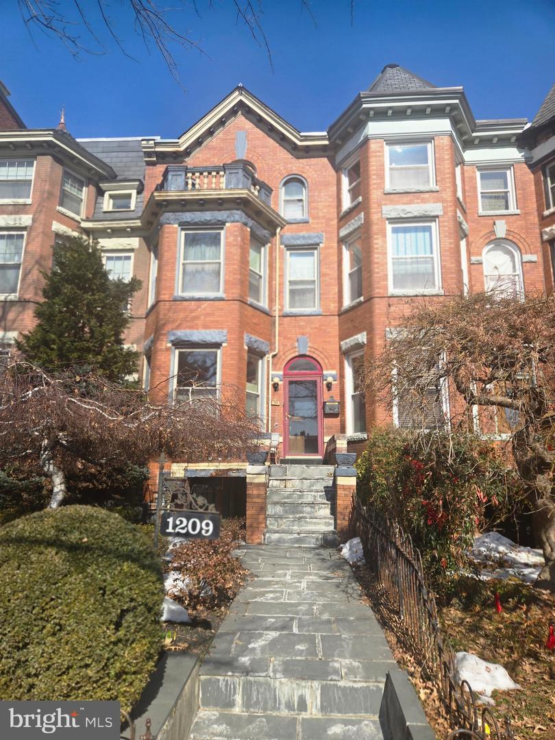 1209 HARVARD ST NW, WASHINGTON, District Of Columbia 20009, 6 Bedrooms Bedrooms, ,2 BathroomsBathrooms,Residential,For sale,1209 HARVARD ST NW,DCDC2246378 MLS # DCDC2246378