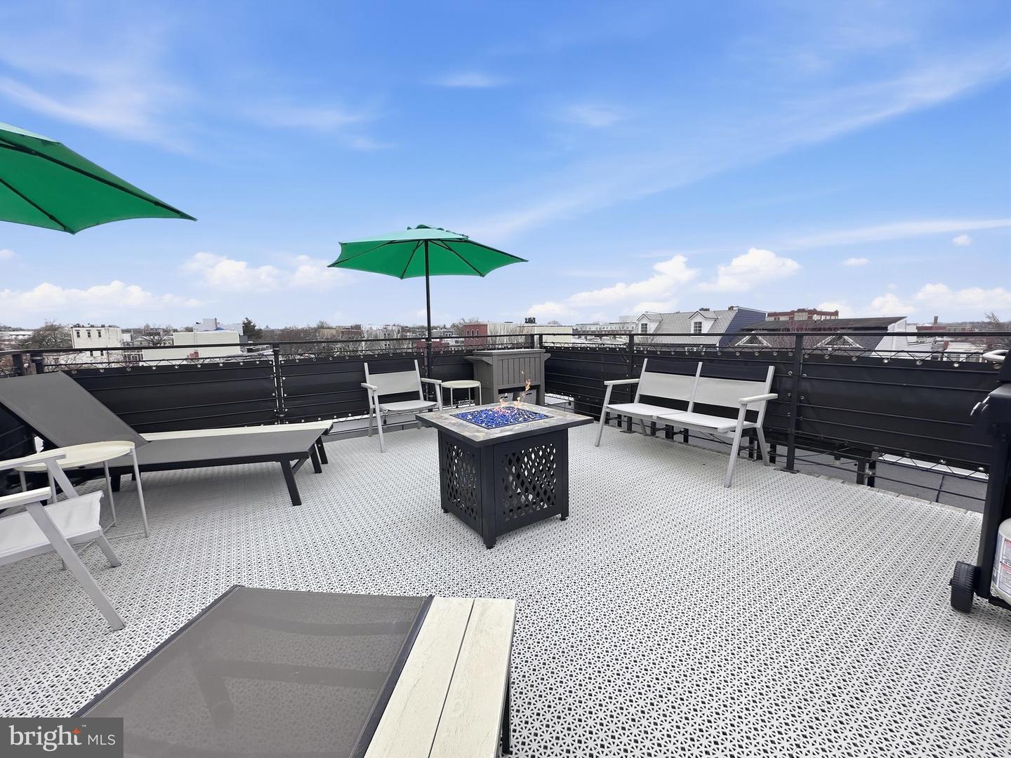 1831 INDEPENDENCE AVE SE #2, WASHINGTON, District Of Columbia 20003, 3 Bedrooms Bedrooms, 9 Rooms Rooms,3 BathroomsBathrooms,Residential,For sale,1831 INDEPENDENCE AVE SE #2,DCDC2246492 MLS # DCDC2246492