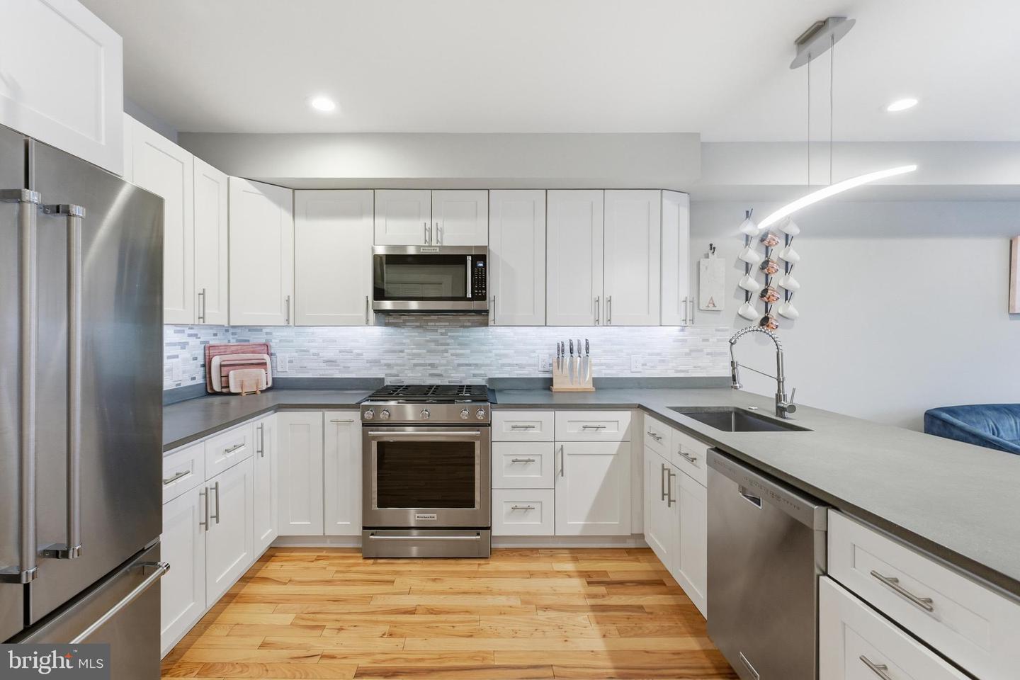 1831 INDEPENDENCE AVE SE #2, WASHINGTON, District Of Columbia 20003, 3 Bedrooms Bedrooms, 9 Rooms Rooms,3 BathroomsBathrooms,Residential,For sale,1831 INDEPENDENCE AVE SE #2,DCDC2246492 MLS # DCDC2246492