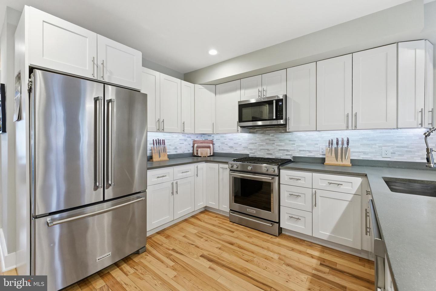 1831 INDEPENDENCE AVE SE #2, WASHINGTON, District Of Columbia 20003, 3 Bedrooms Bedrooms, 9 Rooms Rooms,3 BathroomsBathrooms,Residential,For sale,1831 INDEPENDENCE AVE SE #2,DCDC2246492 MLS # DCDC2246492