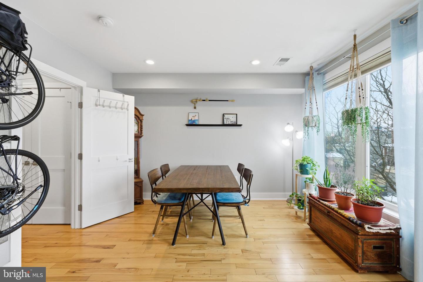 1831 INDEPENDENCE AVE SE #2, WASHINGTON, District Of Columbia 20003, 3 Bedrooms Bedrooms, 9 Rooms Rooms,3 BathroomsBathrooms,Residential,For sale,1831 INDEPENDENCE AVE SE #2,DCDC2246492 MLS # DCDC2246492