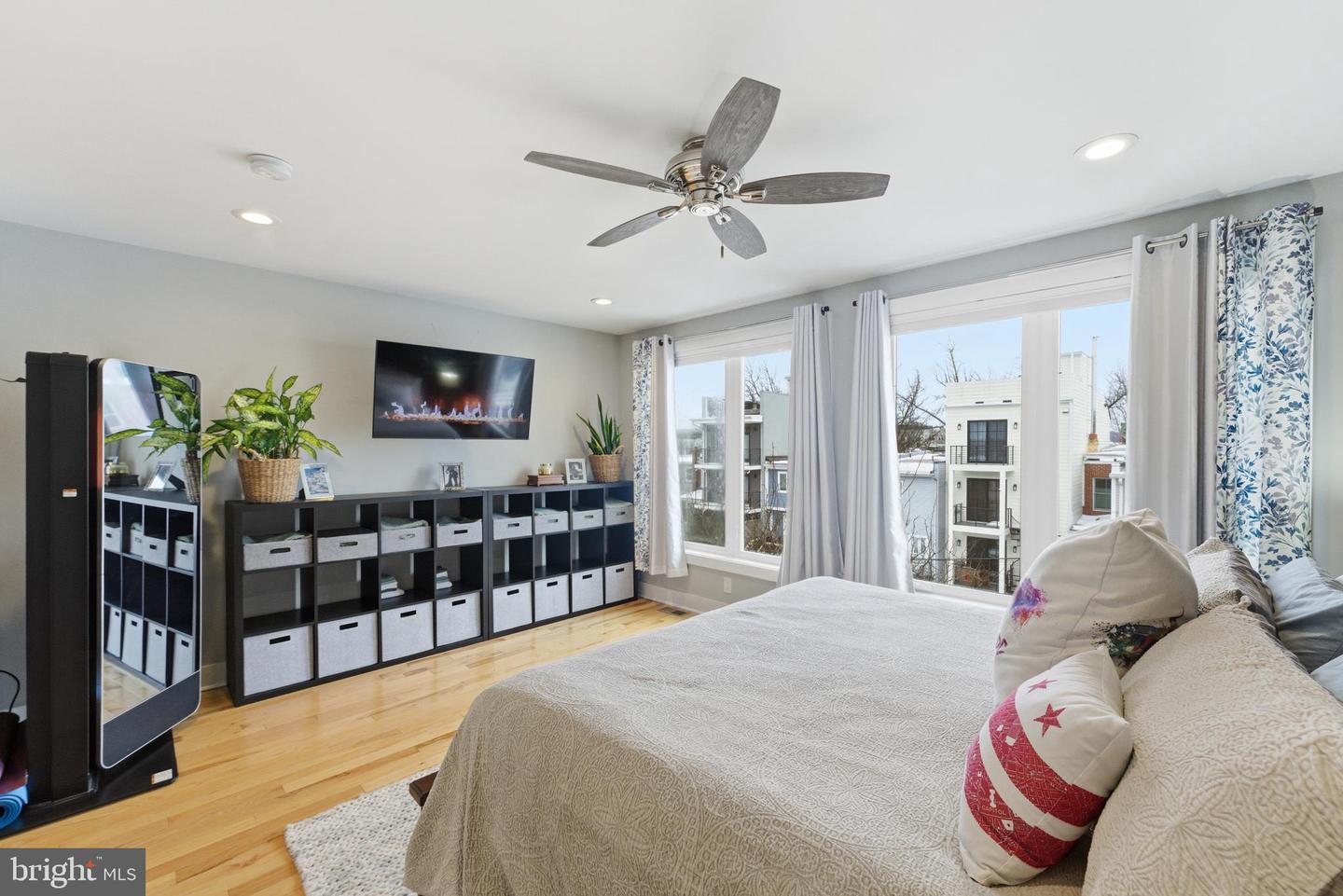 1831 INDEPENDENCE AVE SE #2, WASHINGTON, District Of Columbia 20003, 3 Bedrooms Bedrooms, 9 Rooms Rooms,3 BathroomsBathrooms,Residential,For sale,1831 INDEPENDENCE AVE SE #2,DCDC2246492 MLS # DCDC2246492