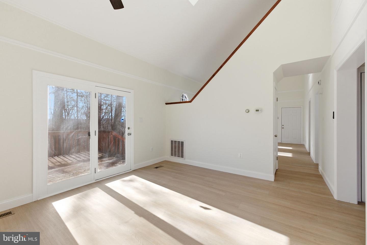 109 HILLTOP CT, CROSS JUNCTION, Virginia 22625, 3 Bedrooms Bedrooms, 7 Rooms Rooms,2 BathroomsBathrooms,Residential,For sale,109 HILLTOP CT,VAFV2039644 MLS # VAFV2039644