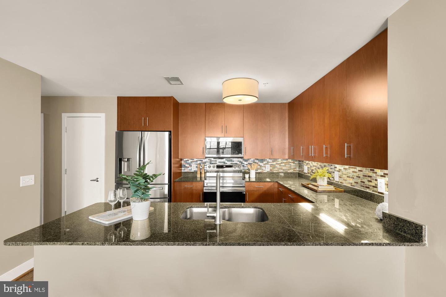 910 M ST NW #804, WASHINGTON, District Of Columbia 20001, 1 Bedroom Bedrooms, 6 Rooms Rooms,1 BathroomBathrooms,Residential,For sale,910 M ST NW #804,DCDC2246596 MLS # DCDC2246596