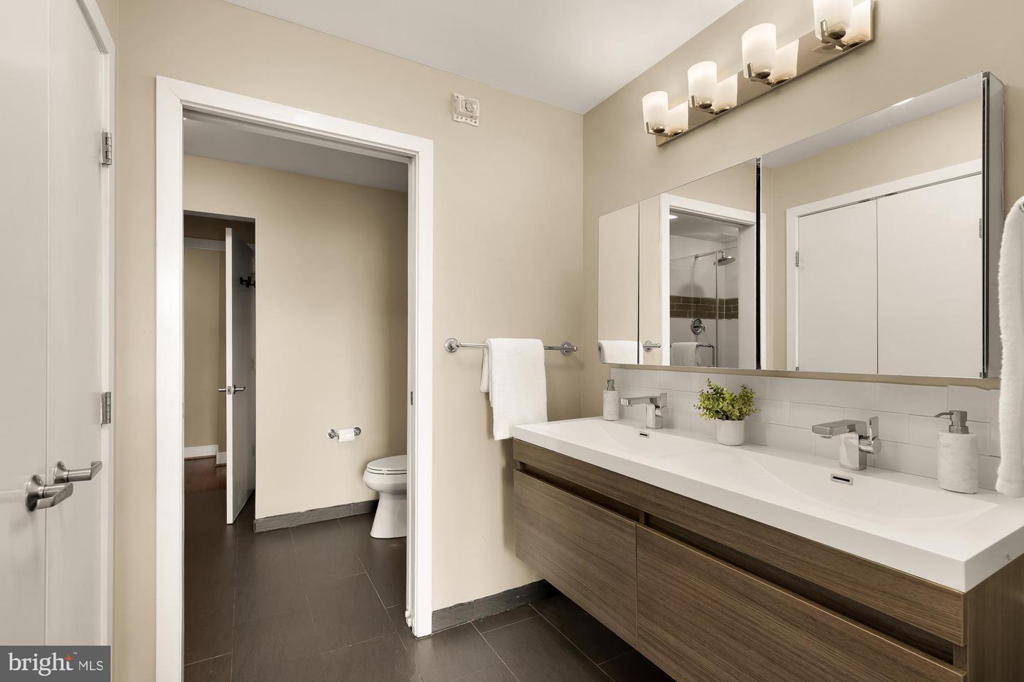 910 M ST NW #804, WASHINGTON, District Of Columbia 20001, 1 Bedroom Bedrooms, 6 Rooms Rooms,1 BathroomBathrooms,Residential,For sale,910 M ST NW #804,DCDC2246596 MLS # DCDC2246596