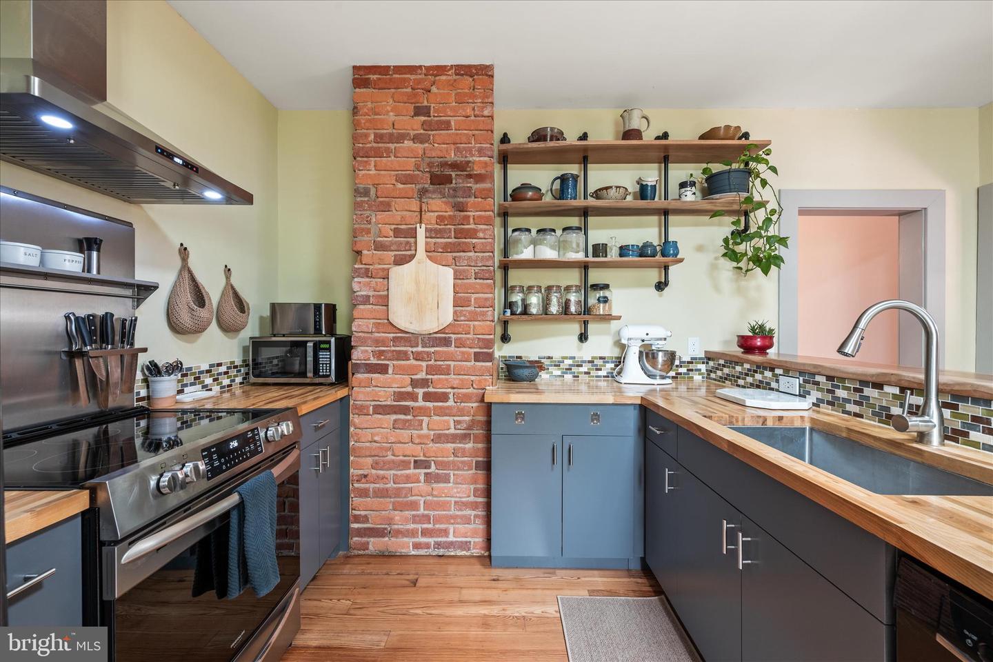 325 S CHURCH ST, BERRYVILLE, Virginia 22611, 5 Bedrooms Bedrooms, ,3 BathroomsBathrooms,Residential,For sale,325 S CHURCH ST,VACL2006510 MLS # VACL2006510