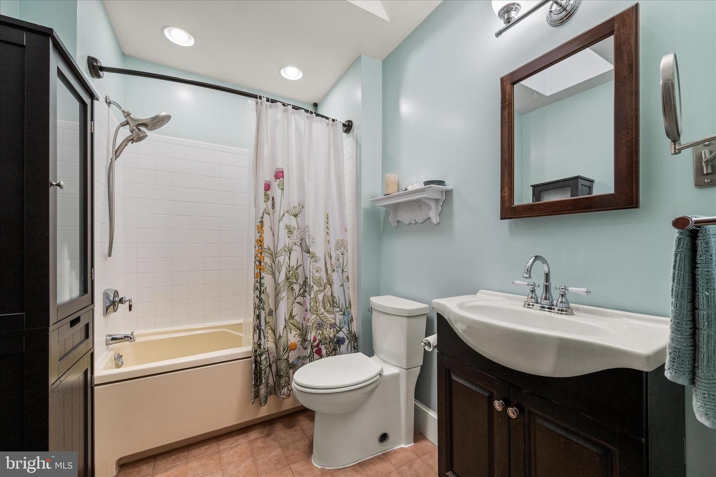 325 S CHURCH ST, BERRYVILLE, Virginia 22611, 5 Bedrooms Bedrooms, ,3 BathroomsBathrooms,Residential,For sale,325 S CHURCH ST,VACL2006510 MLS # VACL2006510