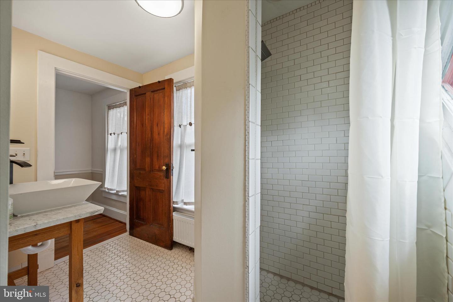 325 S CHURCH ST, BERRYVILLE, Virginia 22611, 5 Bedrooms Bedrooms, ,3 BathroomsBathrooms,Residential,For sale,325 S CHURCH ST,VACL2006510 MLS # VACL2006510