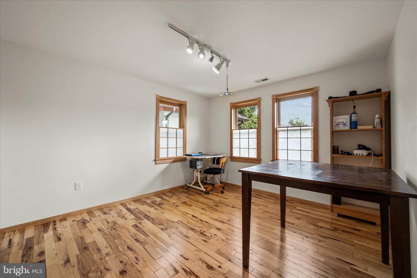 325 S CHURCH ST, BERRYVILLE, Virginia 22611, 5 Bedrooms Bedrooms, ,3 BathroomsBathrooms,Residential,For sale,325 S CHURCH ST,VACL2006510 MLS # VACL2006510