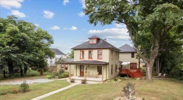 325 S CHURCH ST, BERRYVILLE, Virginia 22611, 5 Bedrooms Bedrooms, ,3 BathroomsBathrooms,Residential,For sale,325 S CHURCH ST,VACL2006510 MLS # VACL2006510