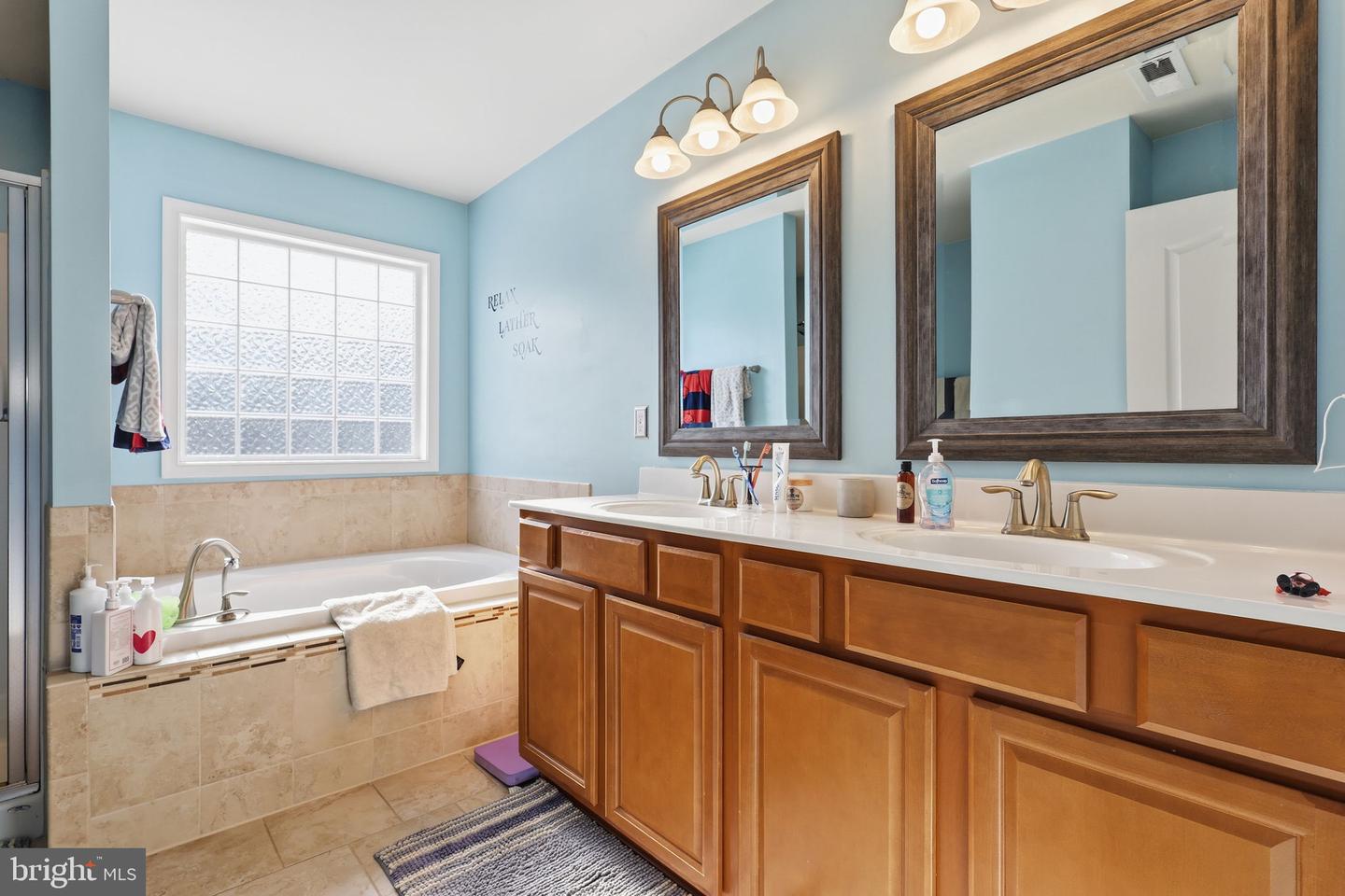 325 PHILLIPS ST, FREDERICKSBURG, Virginia 22405, 5 Bedrooms Bedrooms, ,3 BathroomsBathrooms,Residential,For sale,325 PHILLIPS ST,VAST2046262 MLS # VAST2046262