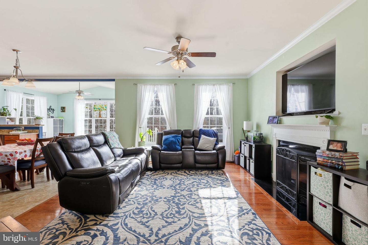 325 PHILLIPS ST, FREDERICKSBURG, Virginia 22405, 5 Bedrooms Bedrooms, ,3 BathroomsBathrooms,Residential,For sale,325 PHILLIPS ST,VAST2046262 MLS # VAST2046262