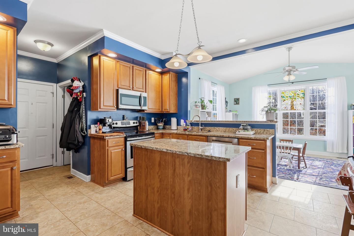 325 PHILLIPS ST, FREDERICKSBURG, Virginia 22405, 5 Bedrooms Bedrooms, ,3 BathroomsBathrooms,Residential,For sale,325 PHILLIPS ST,VAST2046262 MLS # VAST2046262