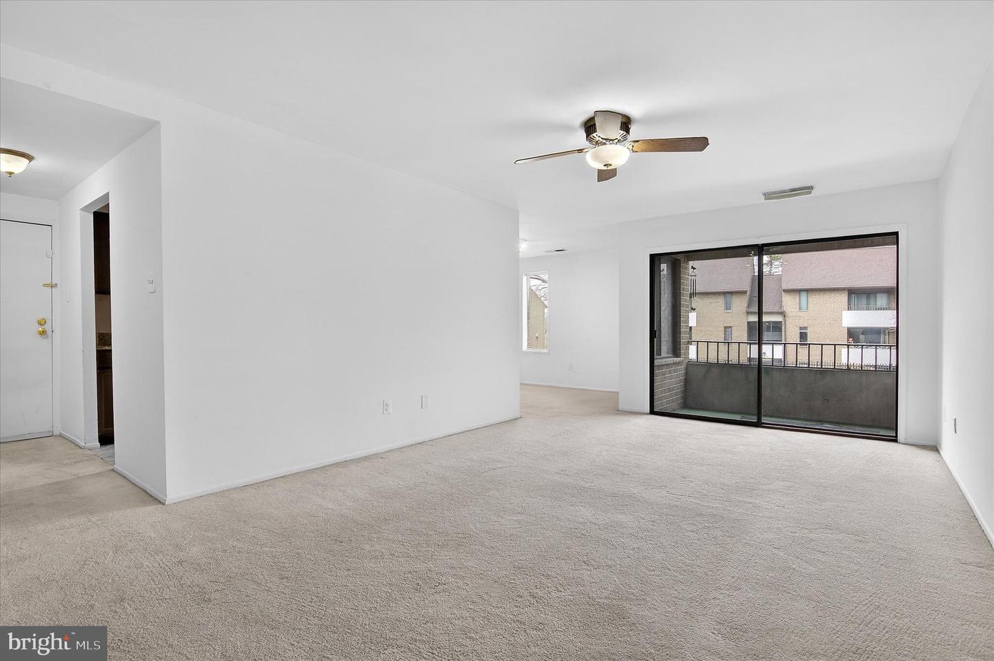 509 FLORIDA AVE #103, HERNDON, Virginia 20170, 2 Bedrooms Bedrooms, ,1 BathroomBathrooms,Residential,For sale,509 FLORIDA AVE #103,VAFX2291712 MLS # VAFX2291712